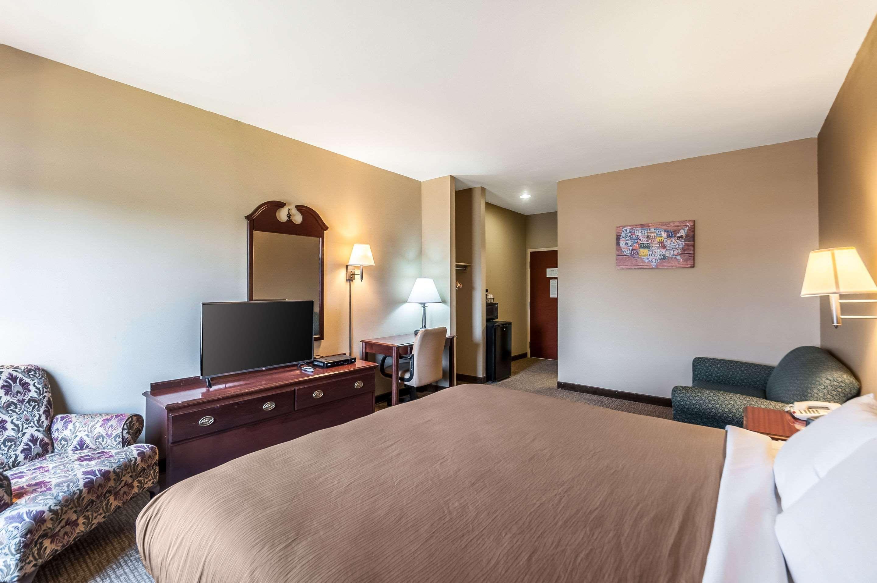 Econo Lodge Inn & Suites Middletown Екстериор снимка