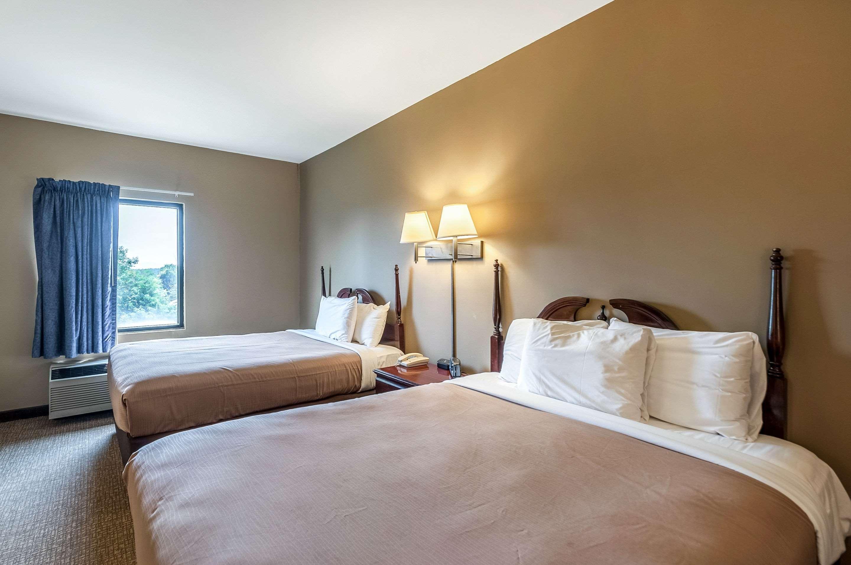 Econo Lodge Inn & Suites Middletown Екстериор снимка